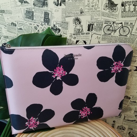 kate spade Handbags - Kate Spade Cameron Grand FLora Laptop Case